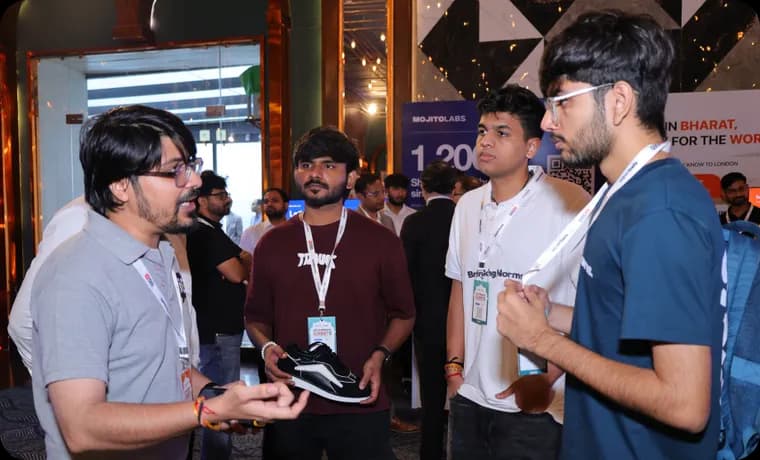 Founders networking between sessions